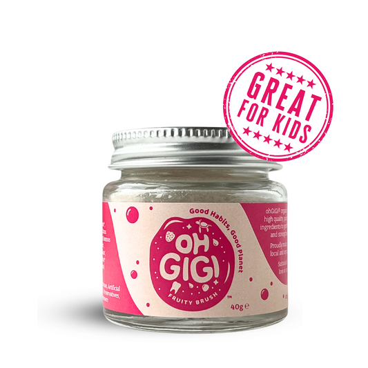 ohGiGi non tox sweetener free organic toothpowder fruity flavour front view