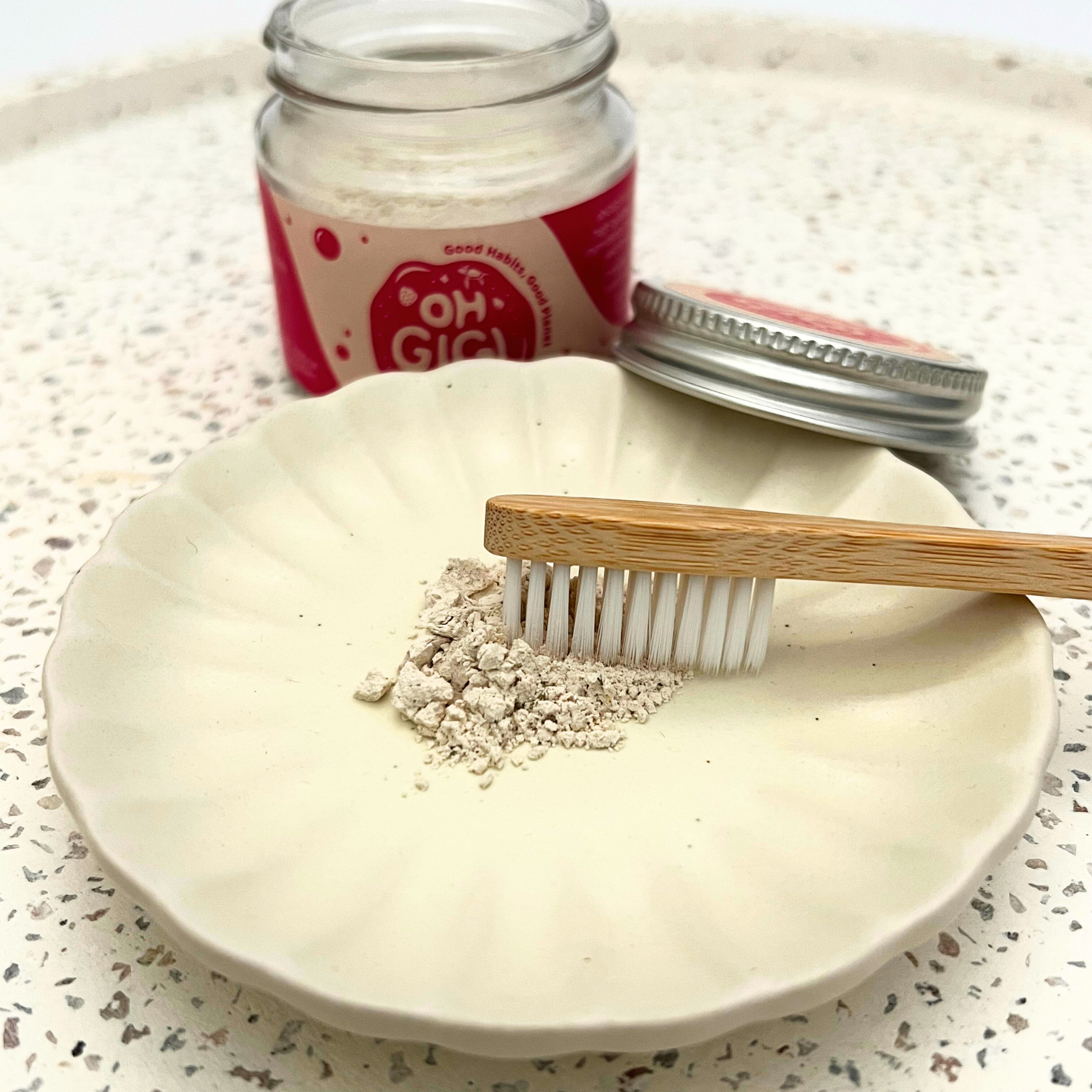ohGiGi non tox organic toothpowder fruity lifestyle